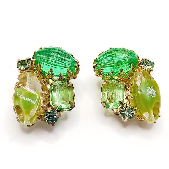 Vintage Green Glass Clip Earrings, Cupcake Setting, Mid-Century Jewelry - Picture 10 of 10